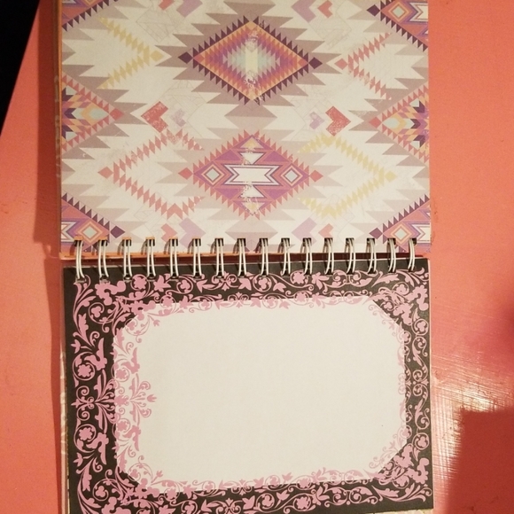 Notebook - Picture 4 of 5